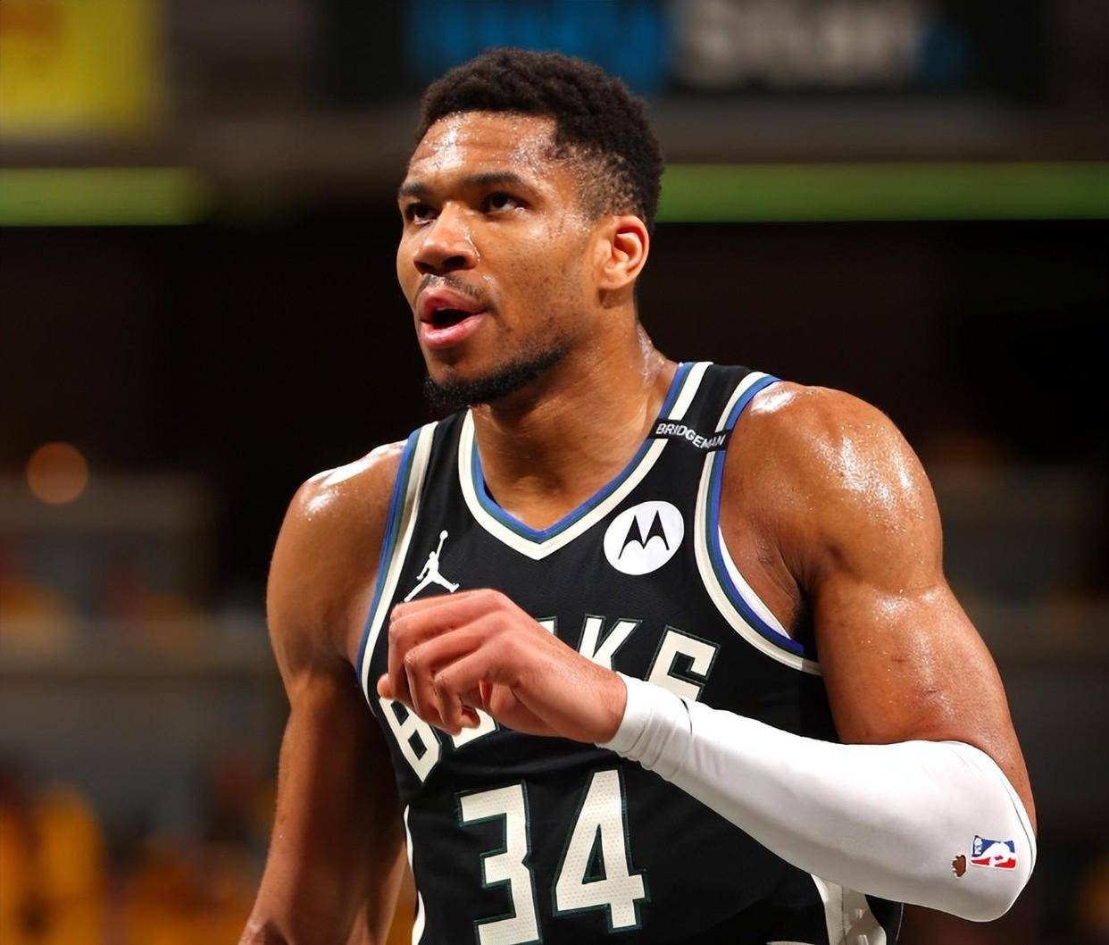 熊猫体育平台-包含雄鹿遭灰熊逆转，字母哥砍下33分无用的词条