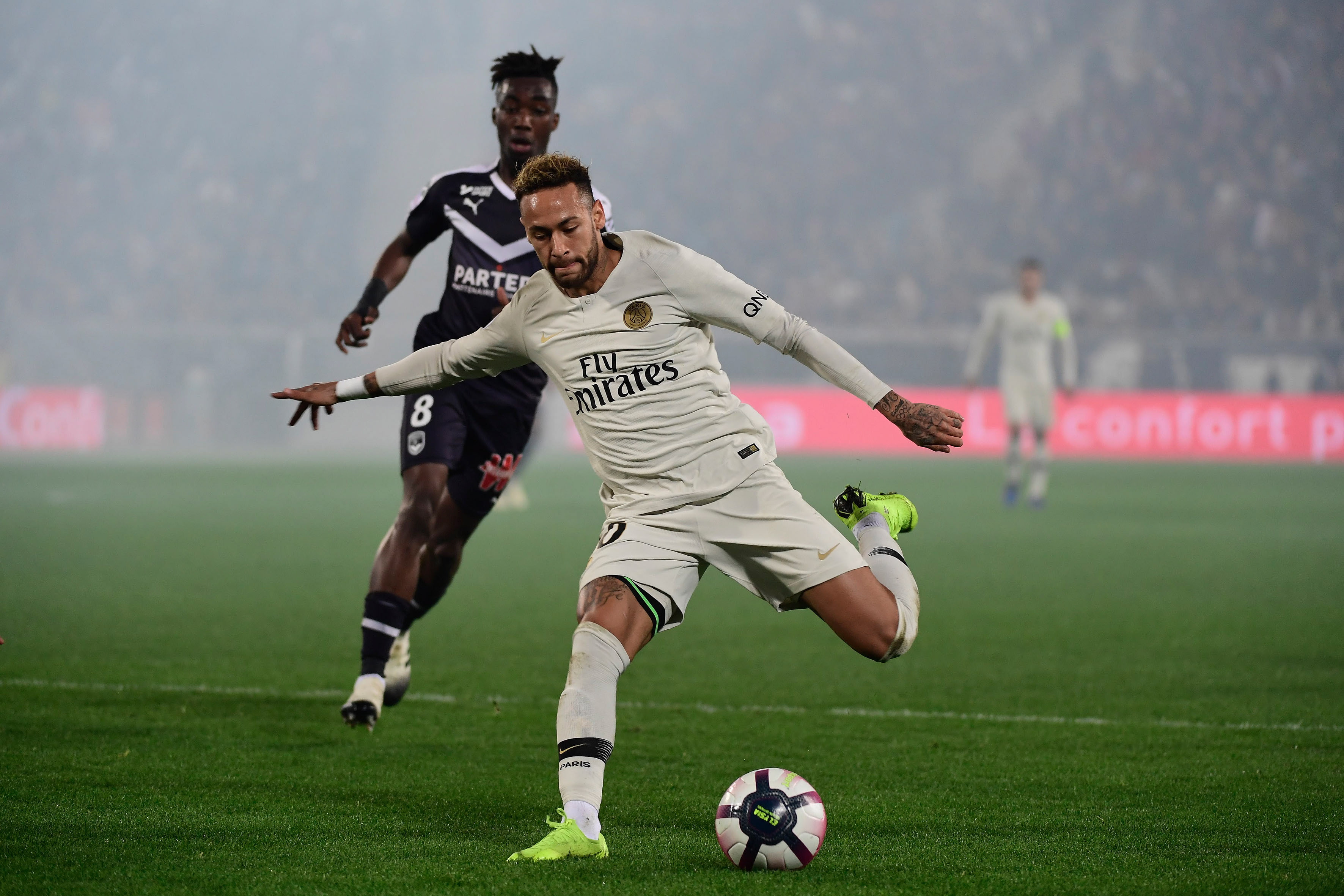 熊猫体育官方网站-里昂主场战平巴黎，保持不败记录