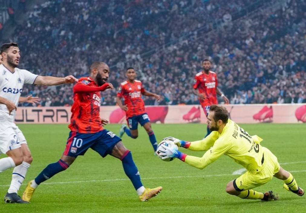 里昂球队调整战术,备战联赛 里昂球队调整战术,备战联赛